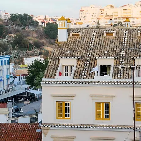 Sofeelings, Mar Piso 2, Baixa De